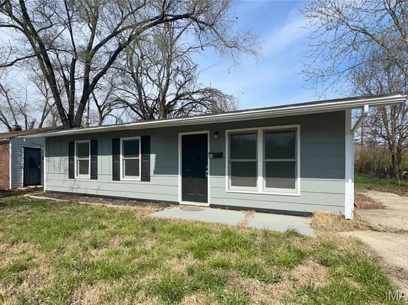 44 E Adams Dr, Cahokia, IL 62206