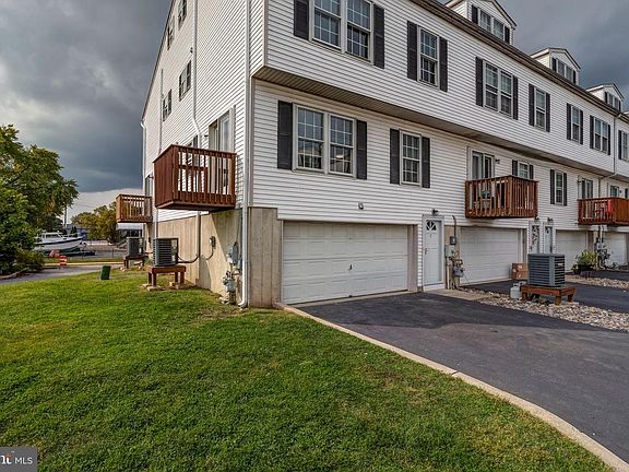 2nd image of 2 Riverwatch Ct
