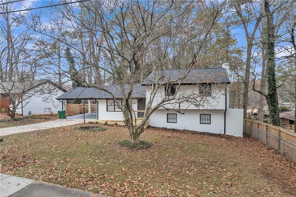 4 bed, 2.0 bath, 1971 sqft, $2,400 — Photo 3