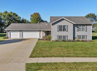 733 Eastridge Dr, Reedsburg, WI 53959