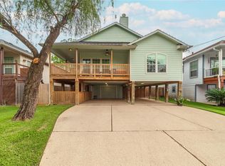 315 West Dr, Kemah, TX 77565