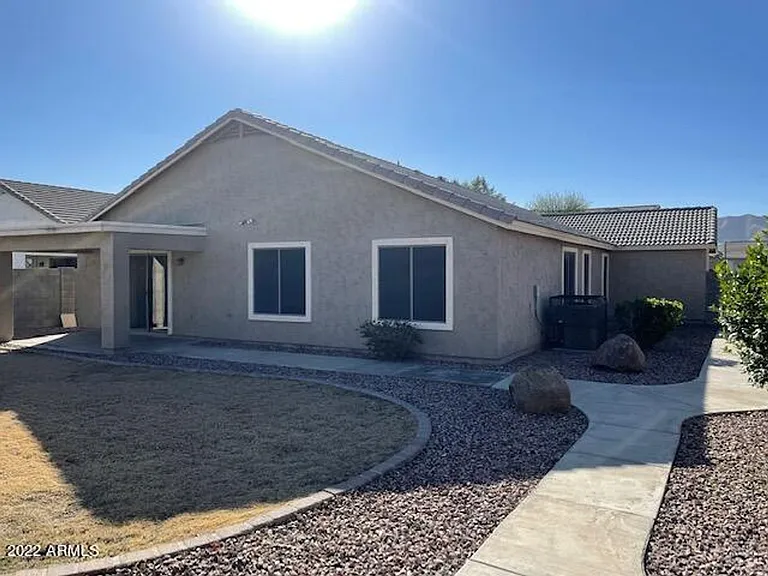 2132 W Carter Rd — Photo 19