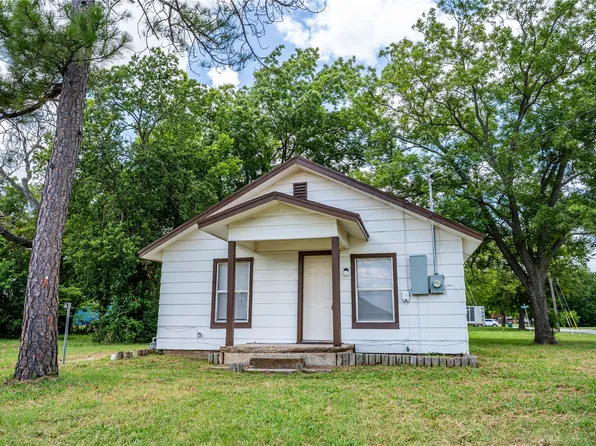 1707 N Weaver St, Gainesville, TX 76240