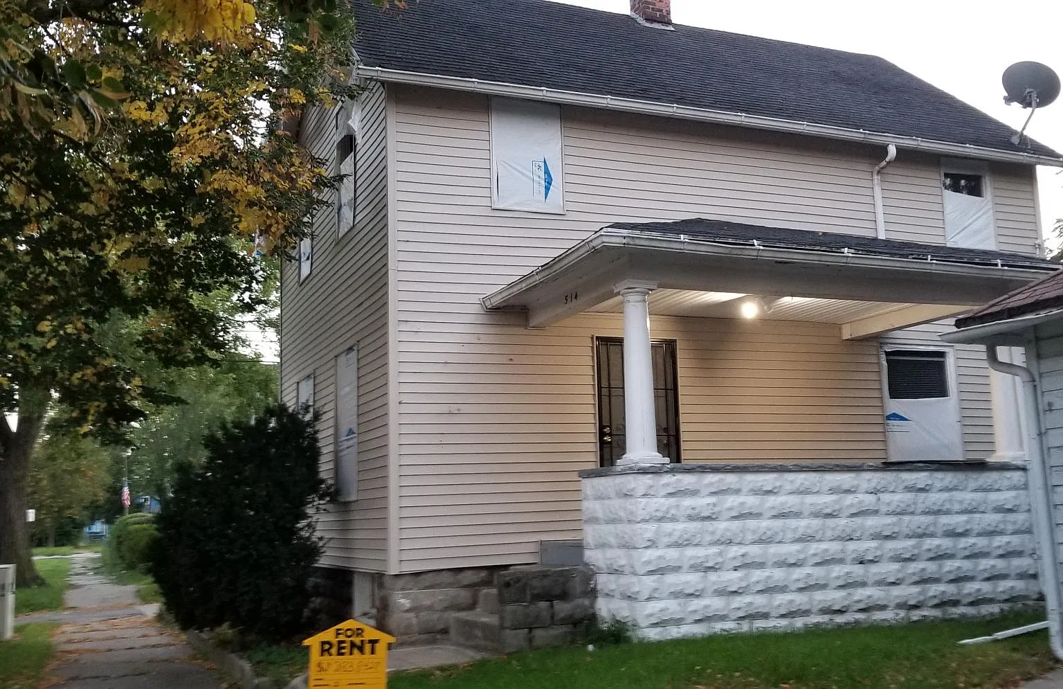 514 Thayer St — Photo 1