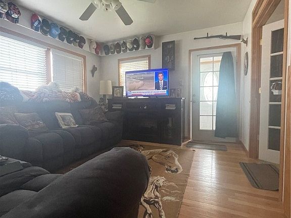 4th image of 1033 Avenue H