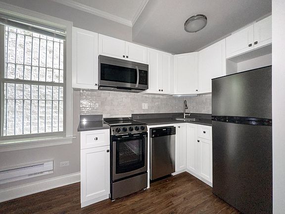 2nd image of 640 W Wrightwood Ave #D301