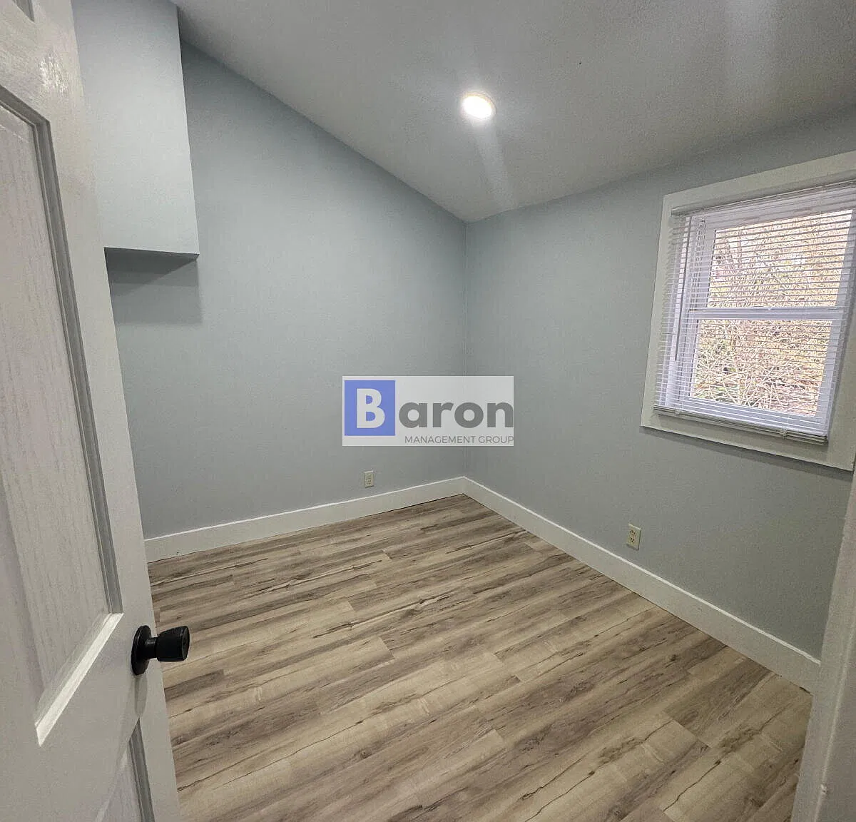 "Charming 3-Bed Waterfront Retreat on Pansy Lane Your Cozy 1100 Sq. Ft. Haven in New Carlisle!" — Photo 2