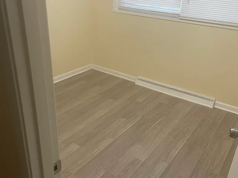 9625 Newton Dr — Photo 10
