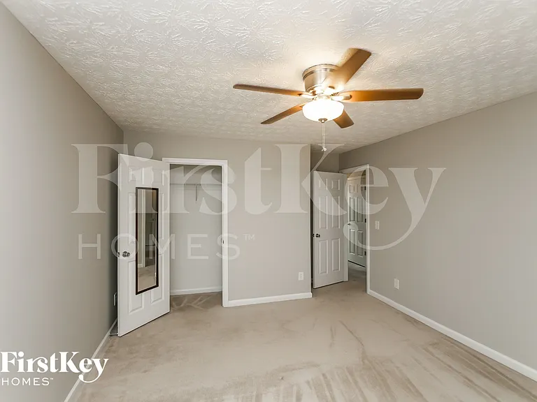 304 Hickory Creek Ln — Photo 14