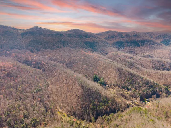 790 Dinah Blair Hollow Rd, Whitesburg, KY 41858