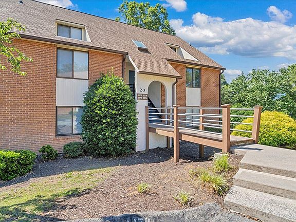 2nd image of 3372 Forest Ct