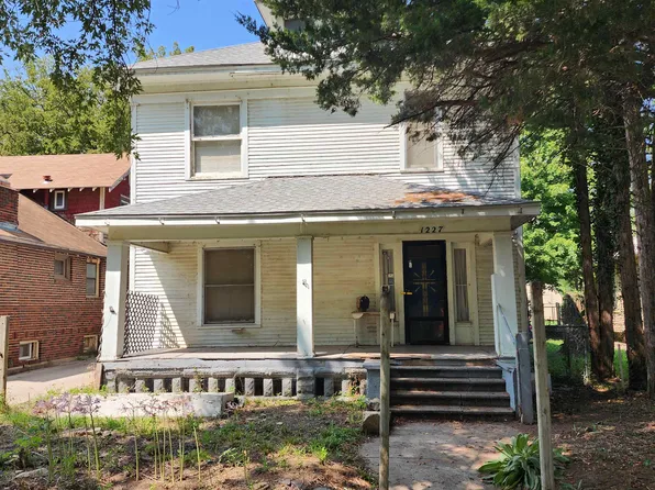 1227 N Lewellen St, Wichita, KS 67203