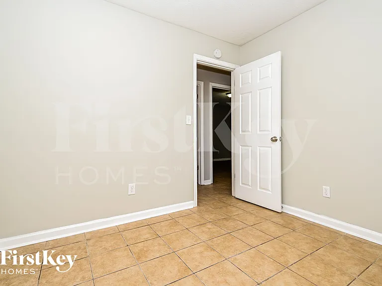 250 Hunters Trce — Photo 14