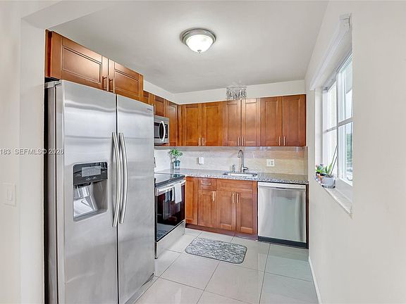 4th image of 150 SW 134th Way APT 304R