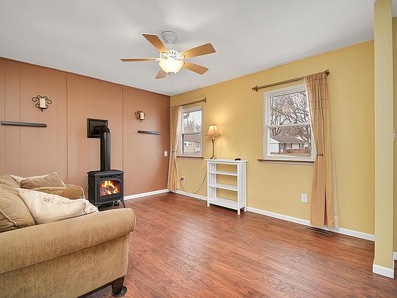4th image of 93 Scottwood Ct