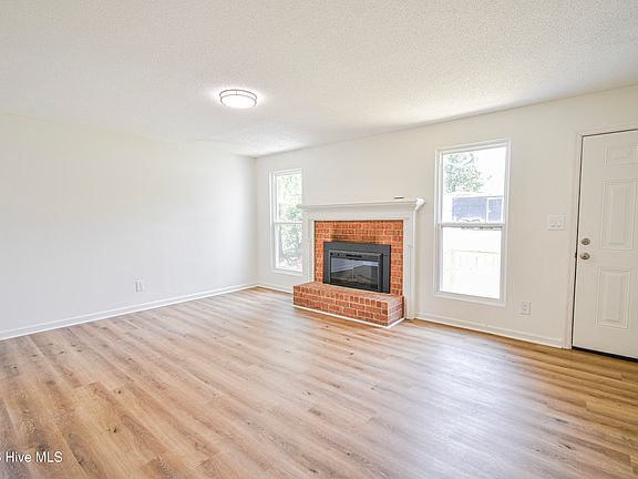 4th image of 2620 Claymont Road