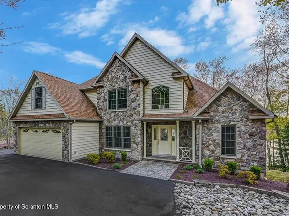 59 Lakeview Timbers Dr, Gouldsboro, PA 18424