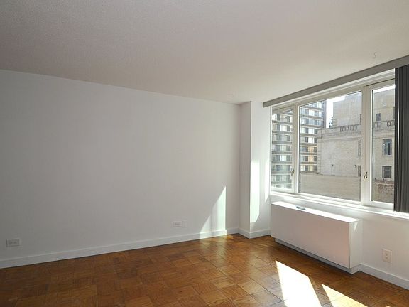 3rd image of 322 W 57th St APT 17V