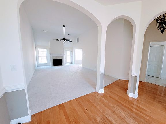 5th image of 145 Wood Trace Dr