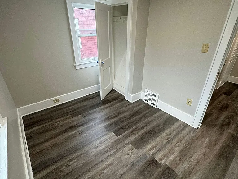 623 Storer Ave — Photo 6