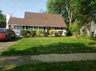 27 Return Ln, Levittown, PA 19055