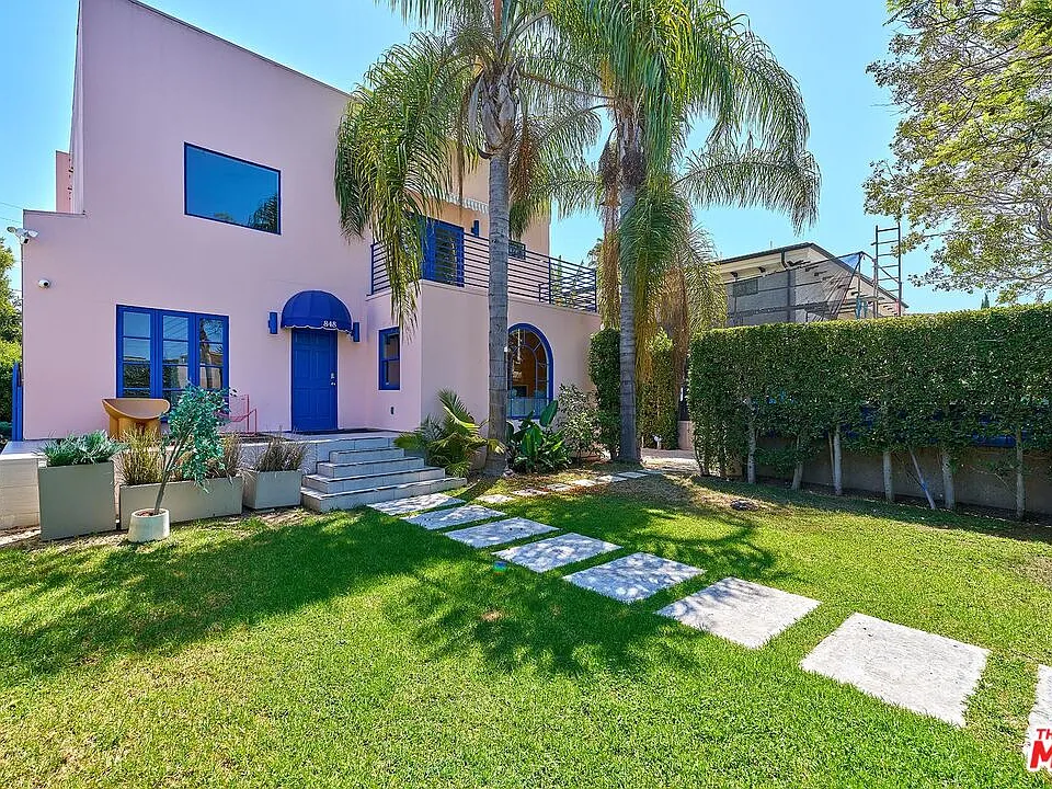 848 N Las Palmas Ave