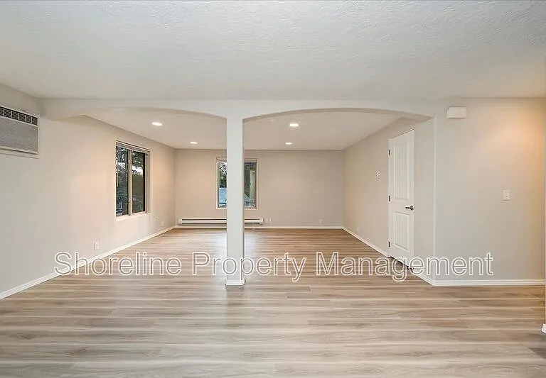 2085 W Brittany Ln #101 — Photo 17
