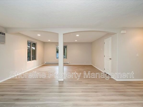 2111 W Brittany Ln APT 201