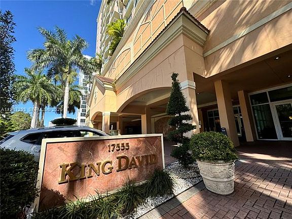 5th image of 17555 Atlantic Blvd APT 1205