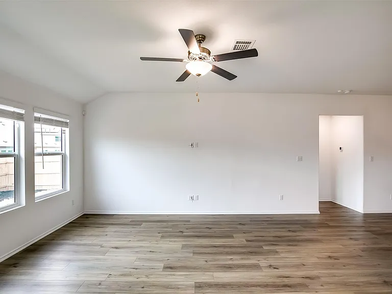 1740 Catahoula Dr — Photo 9
