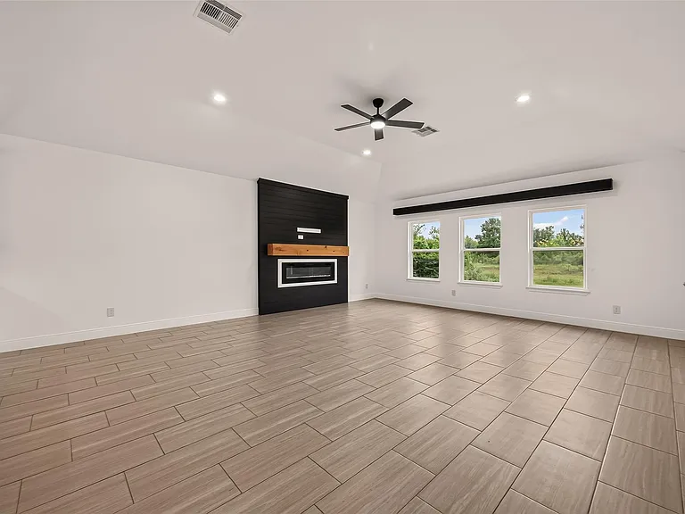 1343 Alpha Ln — Photo 13