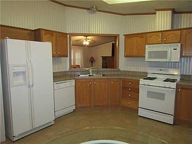 3rd image of 441 Holly Park Dr