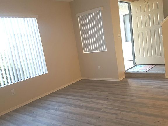 4th image of 43267 20th St W #35