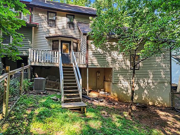 5th image of 163 Townhouse Dr