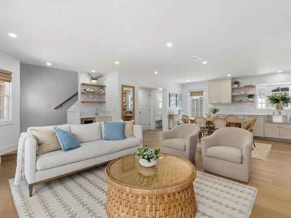 185 Juniper Ave, Carlsbad, CA 92008
