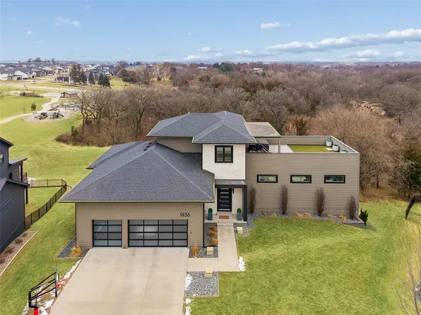 9136 Abram Dr, West Des Moines, IA 50266