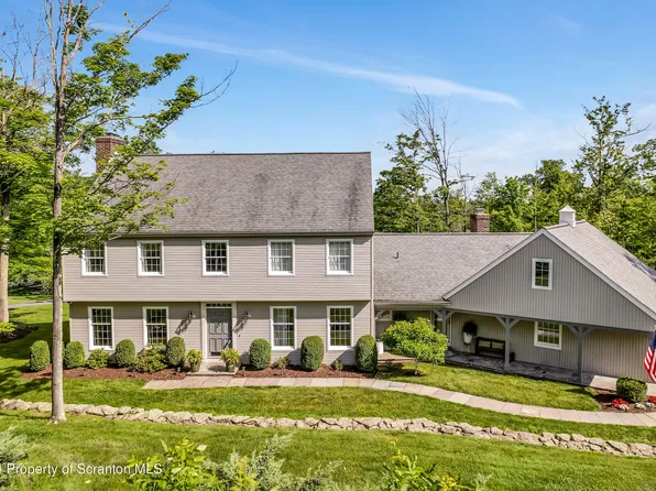 406 Northern Spy Rd S, Clarks Summit, PA 18411