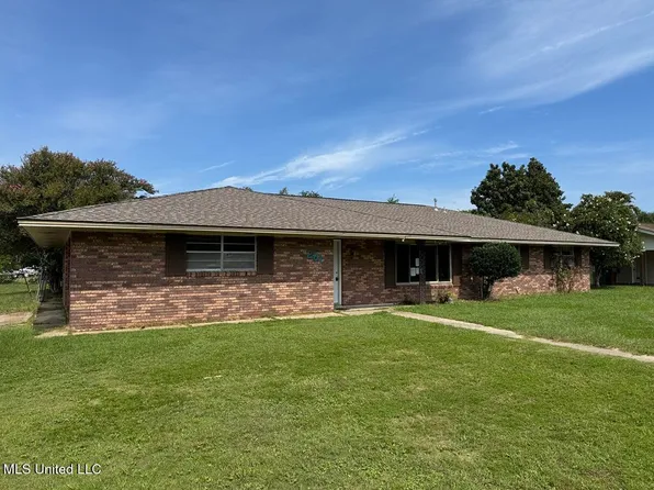 201 Saint Augustine Dr, Long Beach, MS 39560