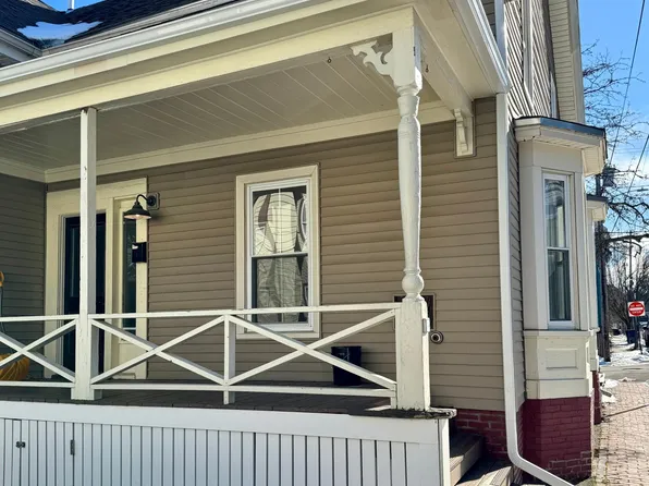 33 Howard St #2, Portland, ME 04101