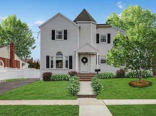 62 Biltmore Blvd, Massapequa, NY 11758