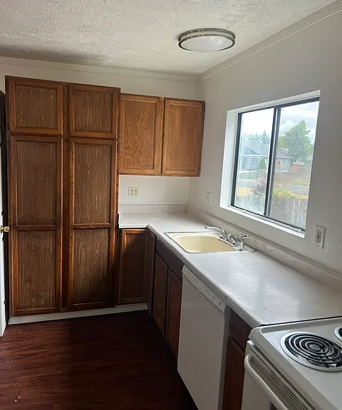 1070 Deer Island Rd #B — Photo 6