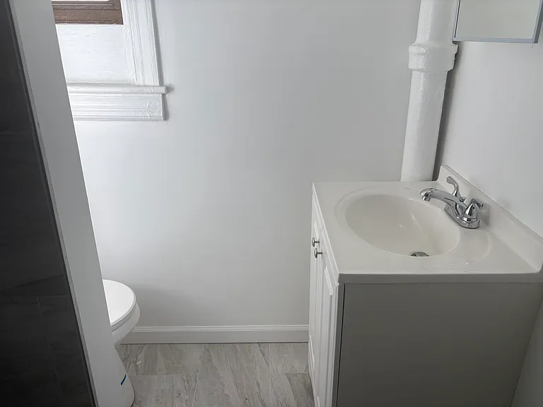 384 W Gordon St #1 — Photo 7