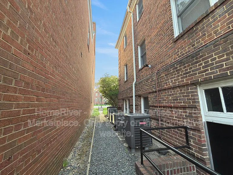 722 S Washington St #104 — Photo 15