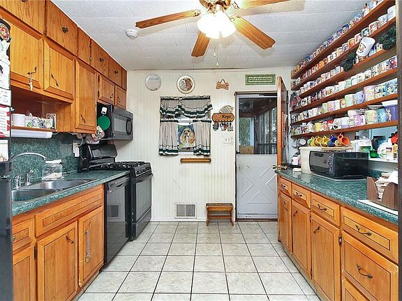 5th image of 2566 Flint Ave