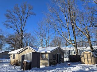 2695 Ovid St, Crystal, MI 48818