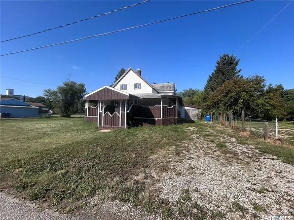 404 Stella Street, Grenfell, SK S0G 5L0