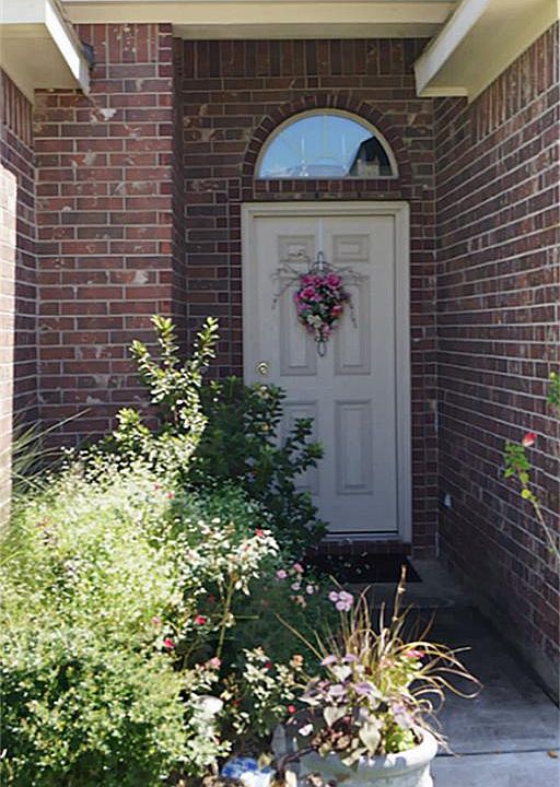 Elegant entrance