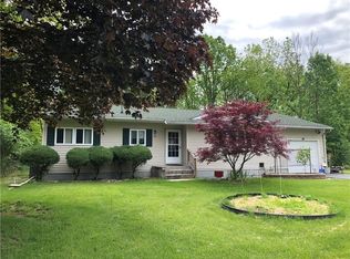 40 Shell Edge Dr, Rochester, NY 14623