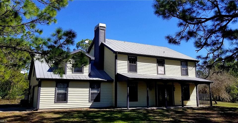 1st image of 15981 Country Ct