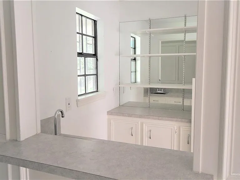 3400 N Cynthia St — Photo 18